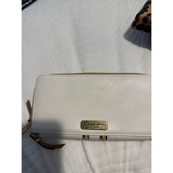 WOMEN'S JESSICA SIMPSON Cream Color Wallet - Picture 2 of 4